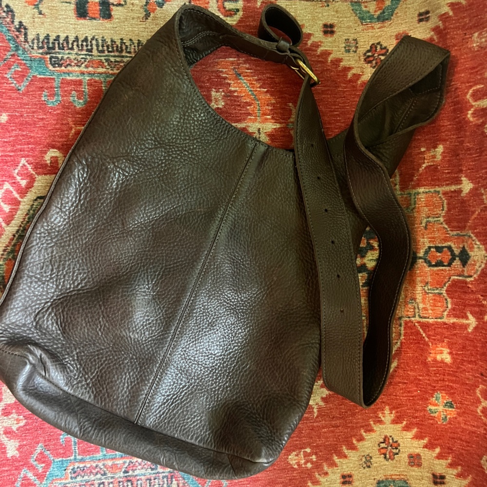 Duluth Trading Lifetime Leather cross body bag. Like new.